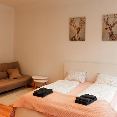 Sunny Apartment 10 Min Away From Stephansplatz! Вена Экстерьер фото