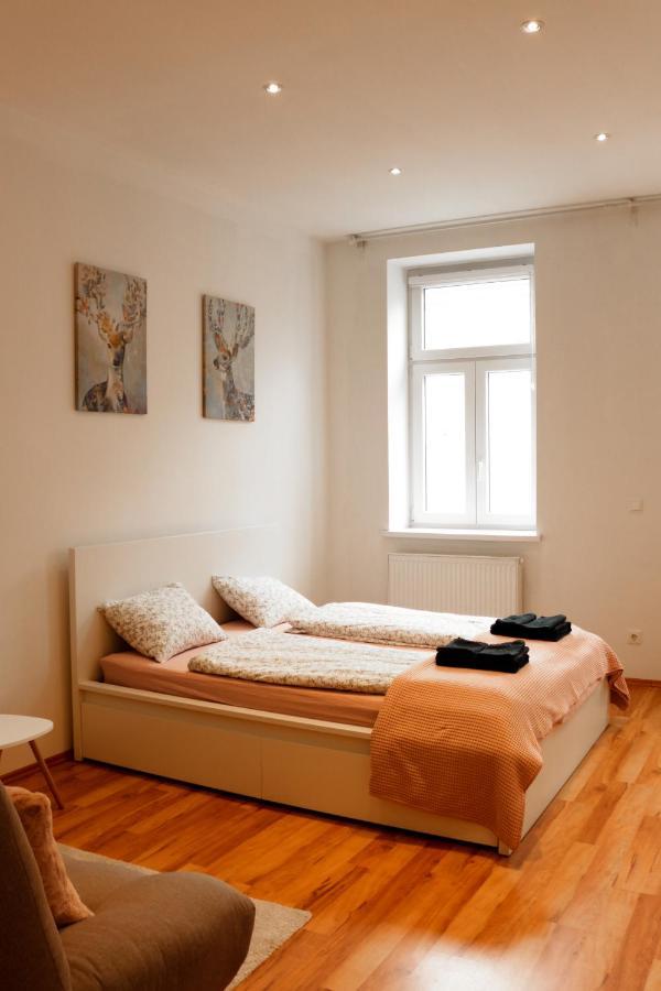 Sunny Apartment 10 Min Away From Stephansplatz! Вена Экстерьер фото